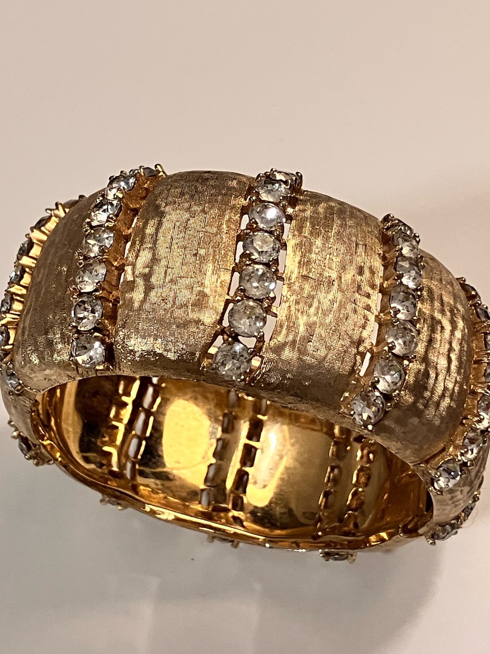 Wide Cuff Gold Tone Hinged MCM 1960’s Sparkle Glam Rhinestone Bracelet Bangle EC